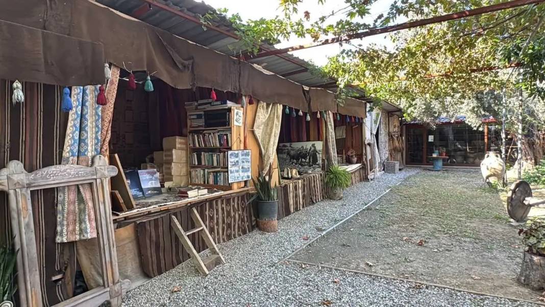 Muğla’da Bahçesinde Kurduğu Müzeyle Yörük Kültürünü Yaşatıyor! 6